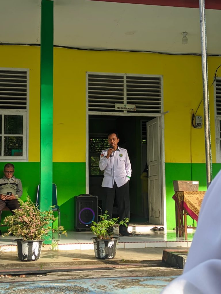 Kepala MAN 3 Tanah Datar Resmi Buka Kegiatan Class Meeting